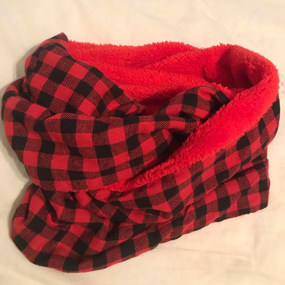 Check plaid/shearling infinity scarf